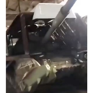 В зоне СВО заметили танк с «царь-мангалом»