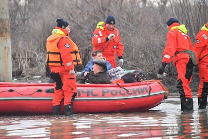 Уровень воды в реке Урал в Оренбурге превысил критическую отметку