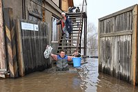 «Грызунов не посадишь». Тысячи россиян лишились домов из-за катастрофического потопа. Кто в этом виноват на самом деле?