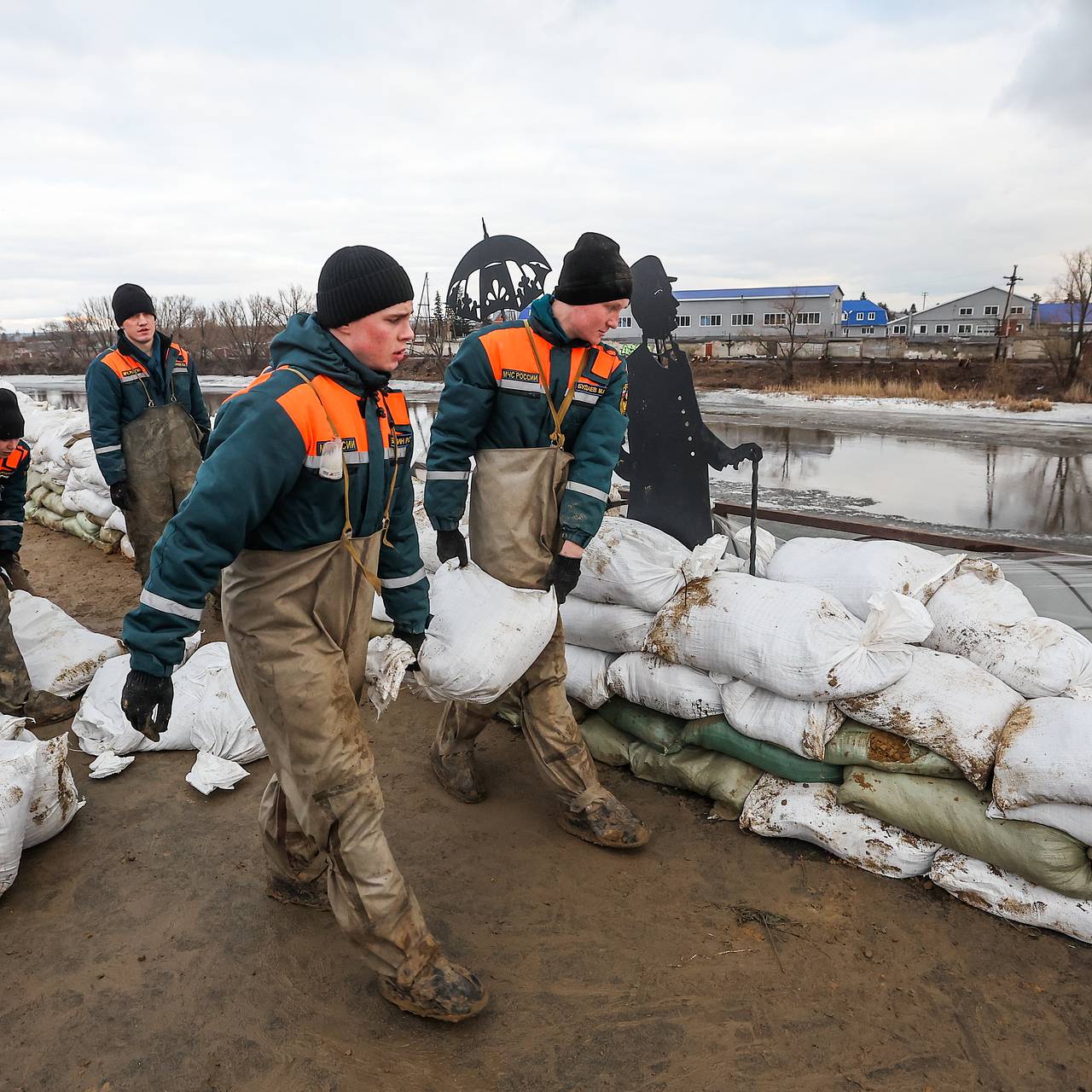 Жителей Кургана предупредили о приближении большой воды: Общество: Россия:  Lenta.ru