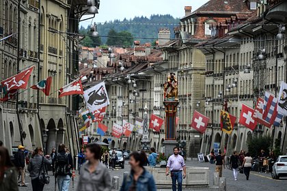 Крупнейшая партия Швейцарии призвала к отмене принятых вне ООН санкций