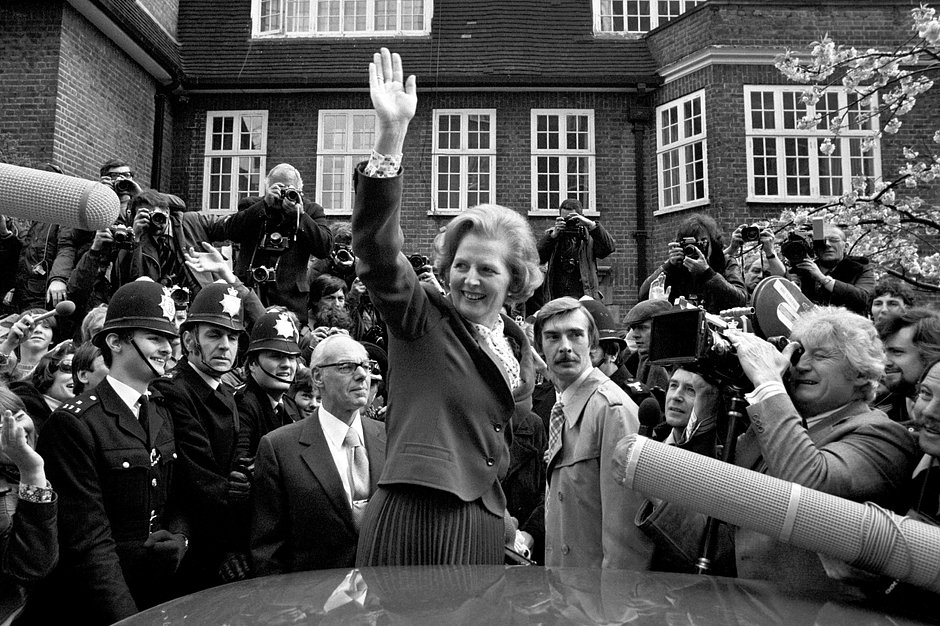 Лидер Консервативной партии Маргарет Тэтчер прибывает в партийный офис в Лондоне, Великобритания, 4 мая 1979 года 