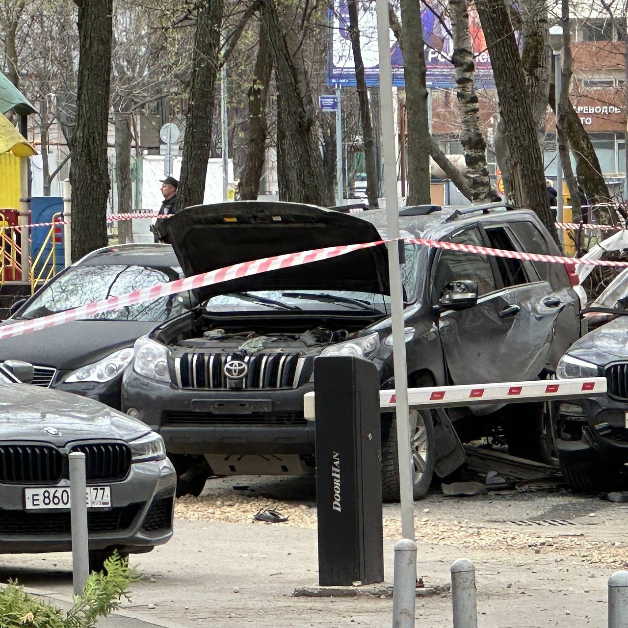 Стала известна личность хозяина взорванного в Москве внедорожника: Силовые  структуры: Lenta.ru