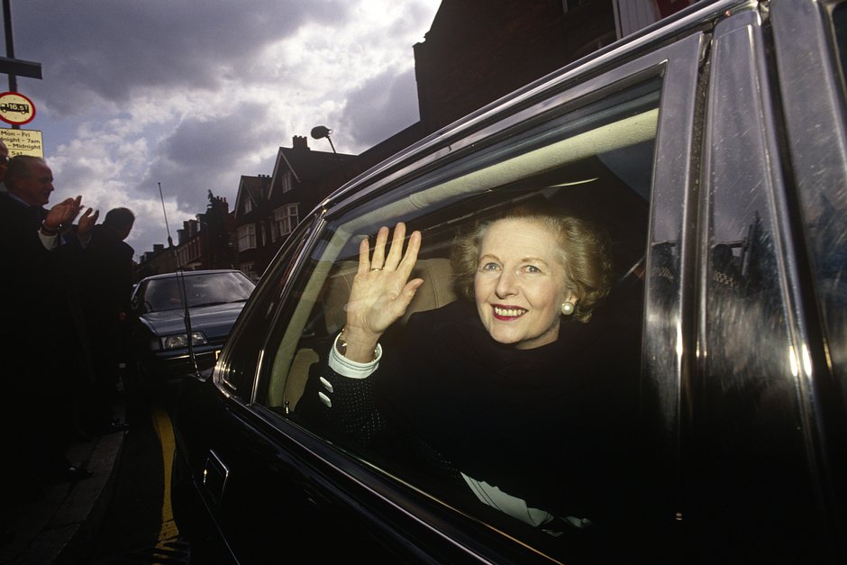Бывший премьер-министр Великобритании Маргарет Тэтчер в избирательном округе Финчли, Великобритания, 9 октября 1992 года 