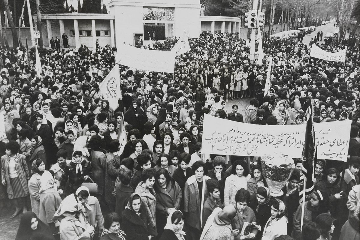 Иранские женщины празднуют получение права голоса, 1963 год
