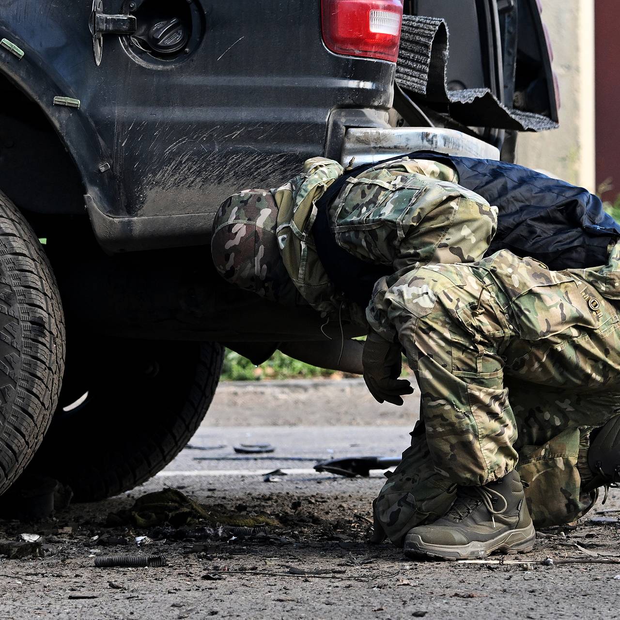 В Москве взорвали черный внедорожник. Его хозяином оказался бывший  подполковник СБУ