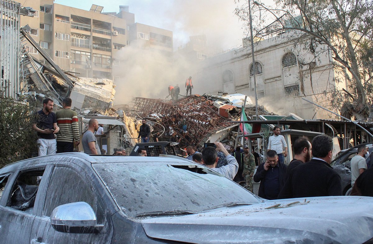Последствия авиаудара по зданию дипломатической миссии Ирана в Дамаске, Сирия, 1 апреля 2024 года