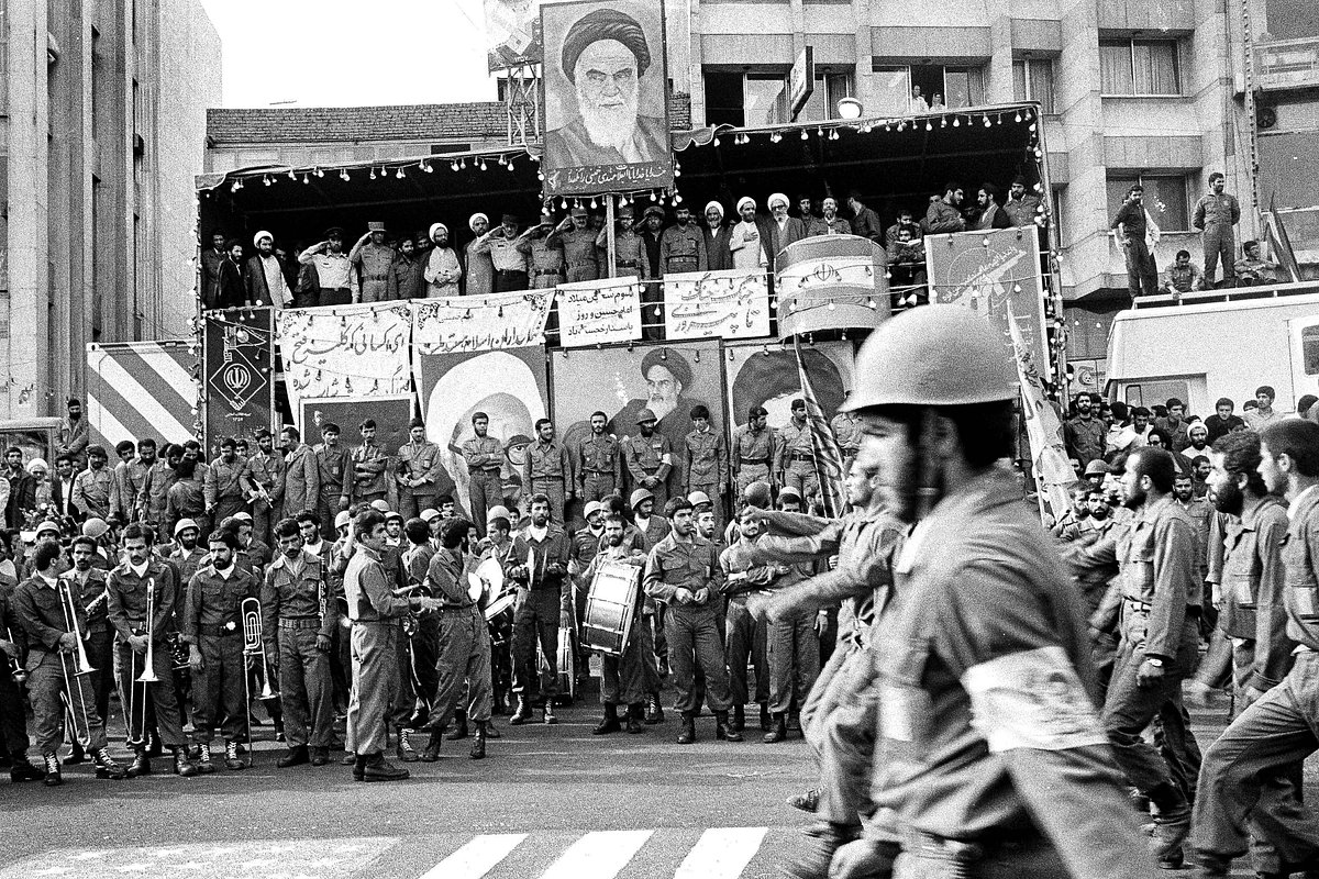 Бойцы Корпуса стражей исламской революции на параде в Тегеране, Иран, 16 мая 1983 года