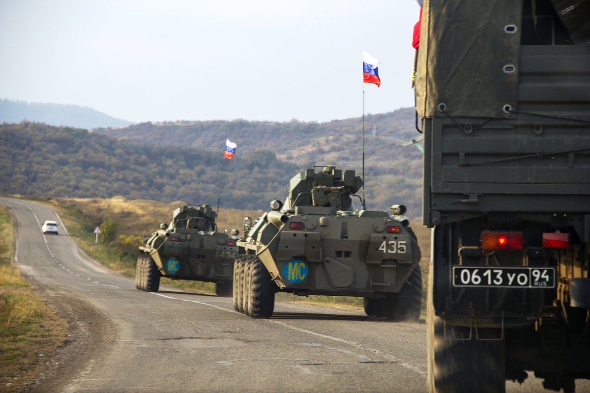 Российские миротворцы досрочно покидают Нагорный Карабах. Об этом договорились Путин и Алиев