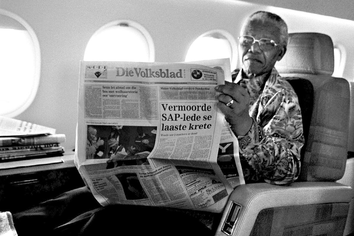 Нельсон Мандела на борту президентского самолета, 21 декабря 2009 года 