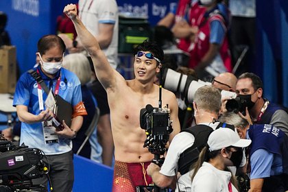 A group of Chinese swimmers were caught doping and were admitted to the Olympics