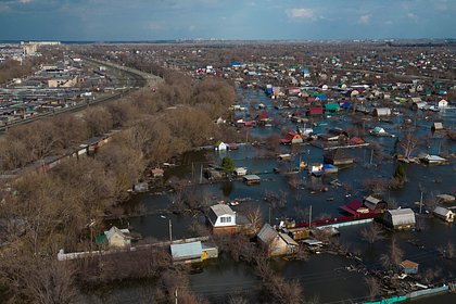 Власти сообщили об освобождении из воды еще 928 домов в затопленном Орске