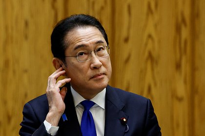 Премьер Японии сделал подношение в храм-символ милитаризма