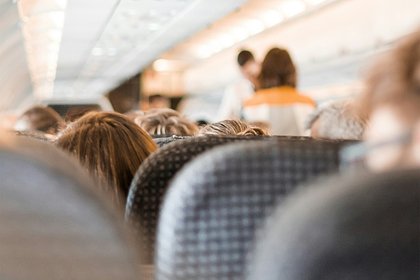 Российская авиакомпания засудит плевавшего в людей пассажира на 800 тысяч рублей