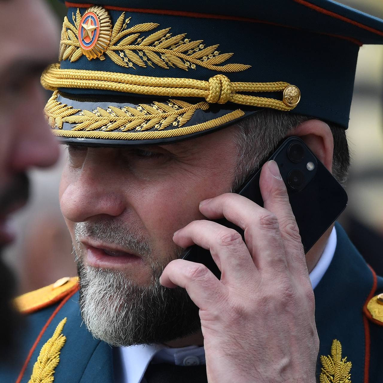 Задержание главы МЧС Чечни: новые подробности, оскорбления Цакаева, приезд  Росгвардии: Полиция и спецслужбы: Силовые структуры: Lenta.ru