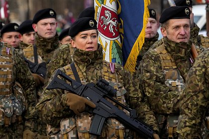 В Латвии захотели разрешить прием иностранцев в армию