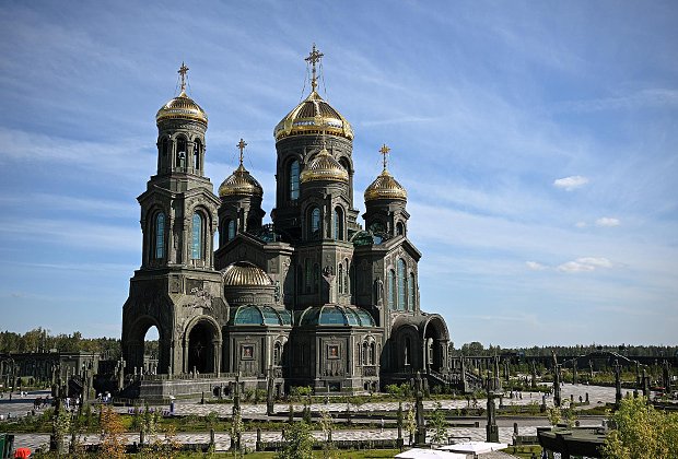 Собор Воскресения Христова -- главный храм Вооруженных сил России.