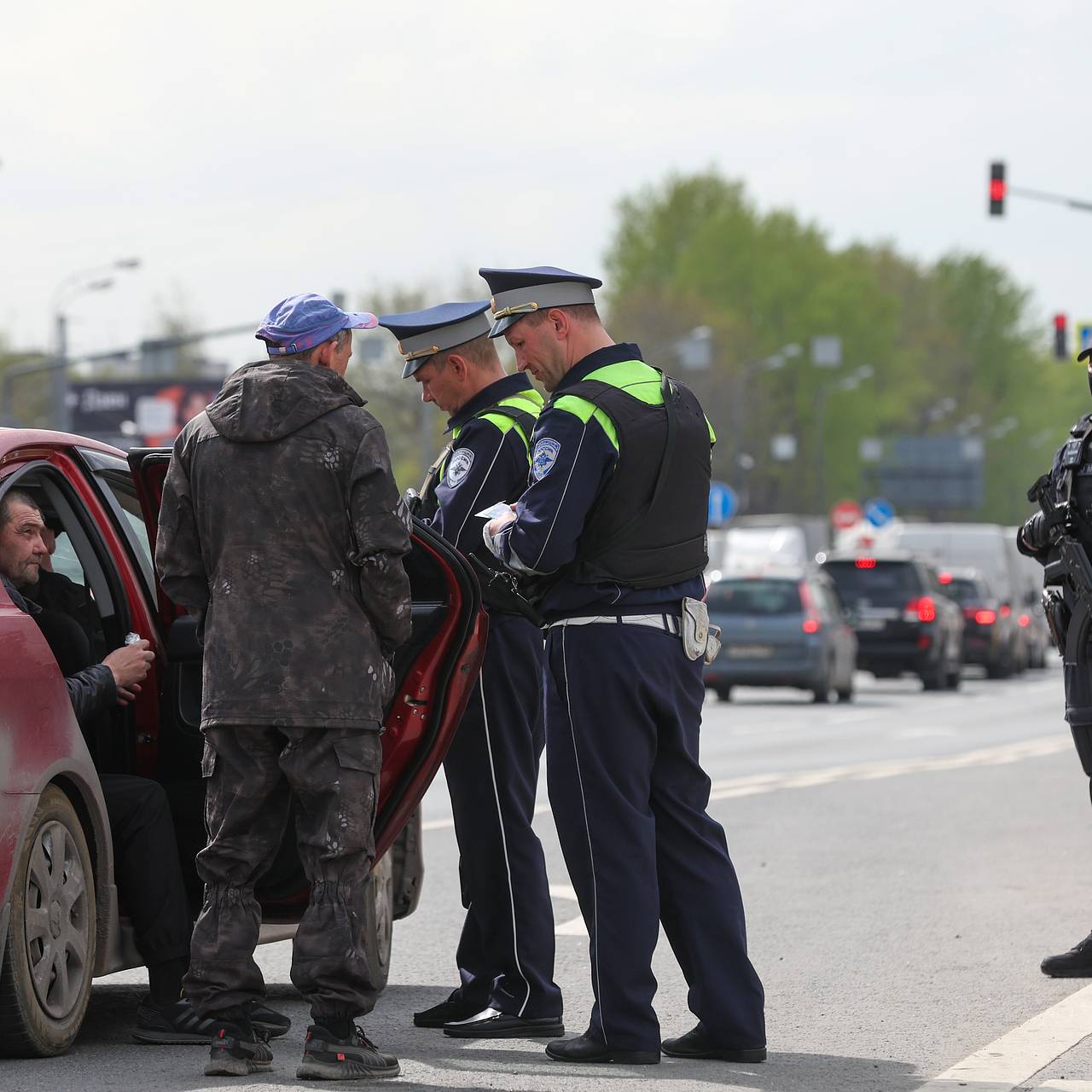 В МВД сообщили подробности нападения боевиков на пост ДПС в российском  регионе: Следствие и суд: Силовые структуры: Lenta.ru