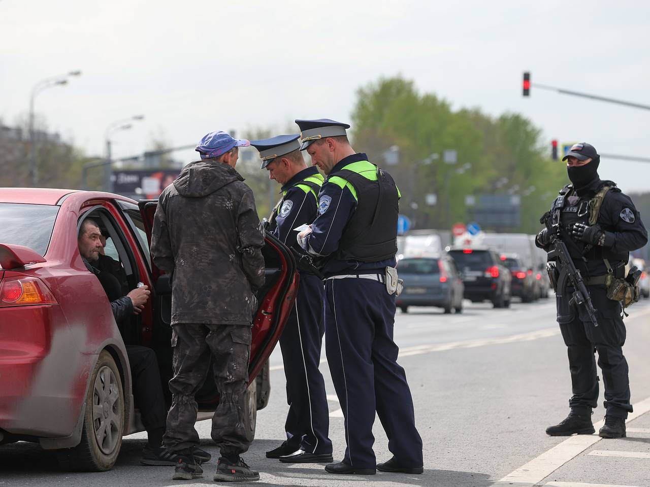 В МВД сообщили подробности нападения боевиков на пост ДПС в российском  регионе: Следствие и суд: Силовые структуры: Lenta.ru