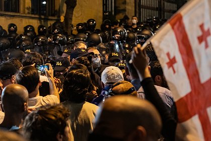 Силовики в Тбилиси попытались разогнать митинг