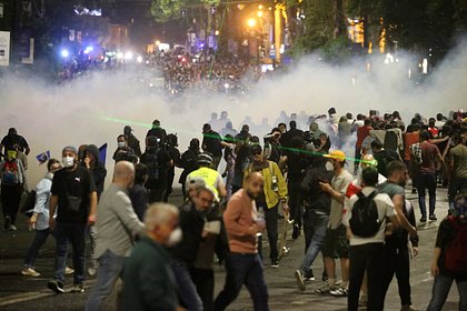 Протестующие в Грузии перекрыли дорогу в центре столицы