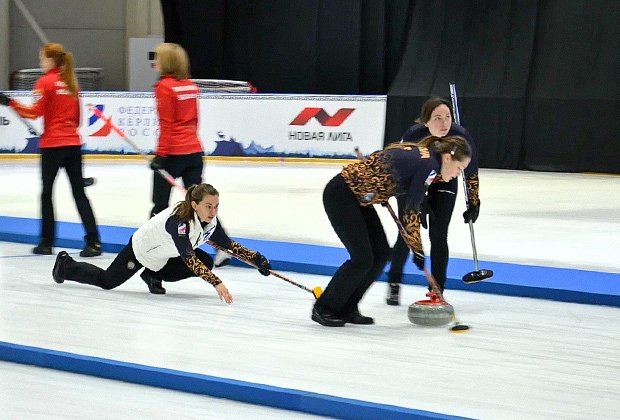 Игроки женской сборной России по керлингу