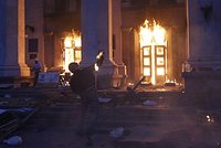 «Звонили родным и прощались» 10 лет трагедии в Доме профсоюзов в Одессе. Как она подтолкнула Украину к гражданской войне?