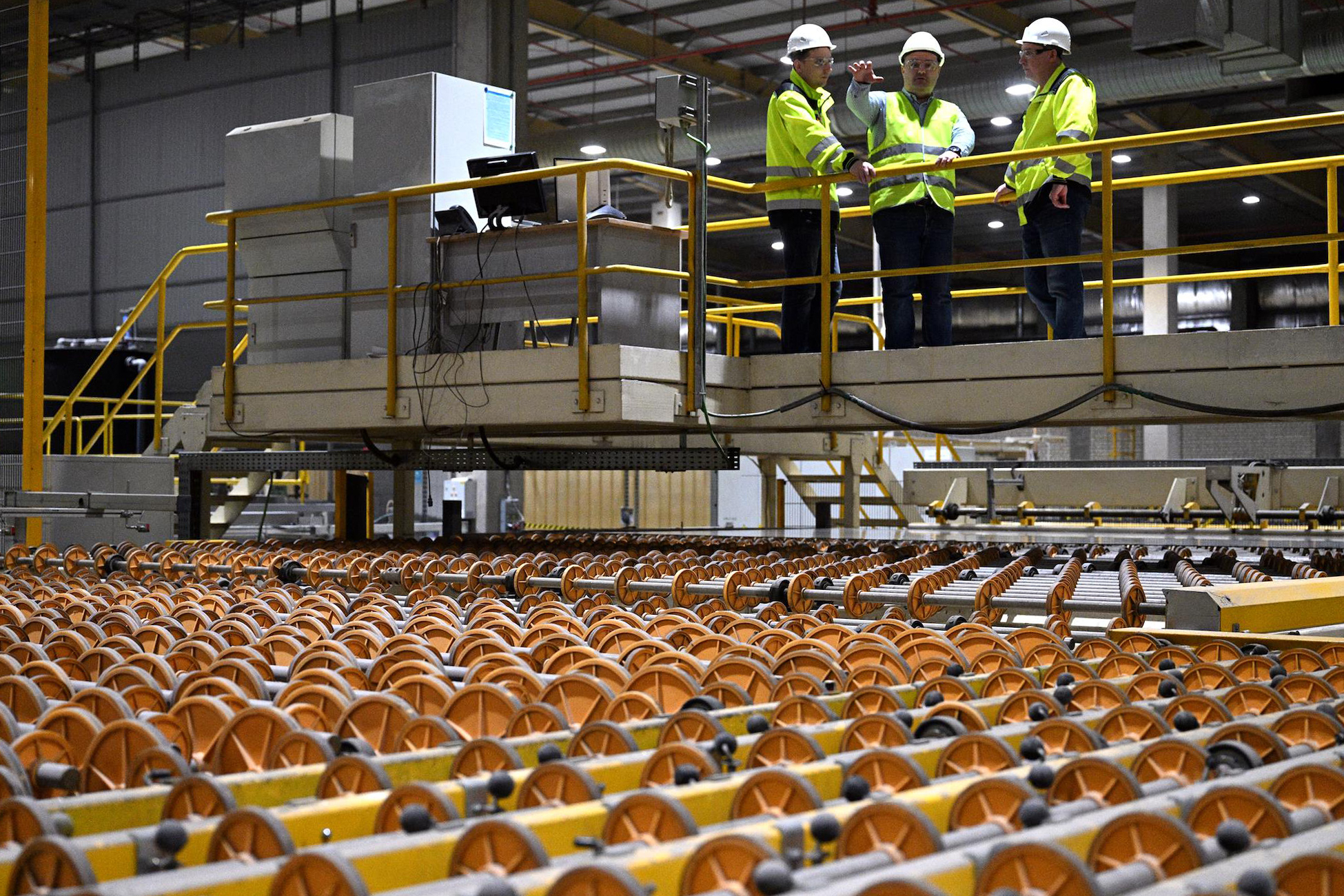 Стекольное производство. Ларта гласс завод рязань. Larta glass. Завод производство. Завод ларта гласс.