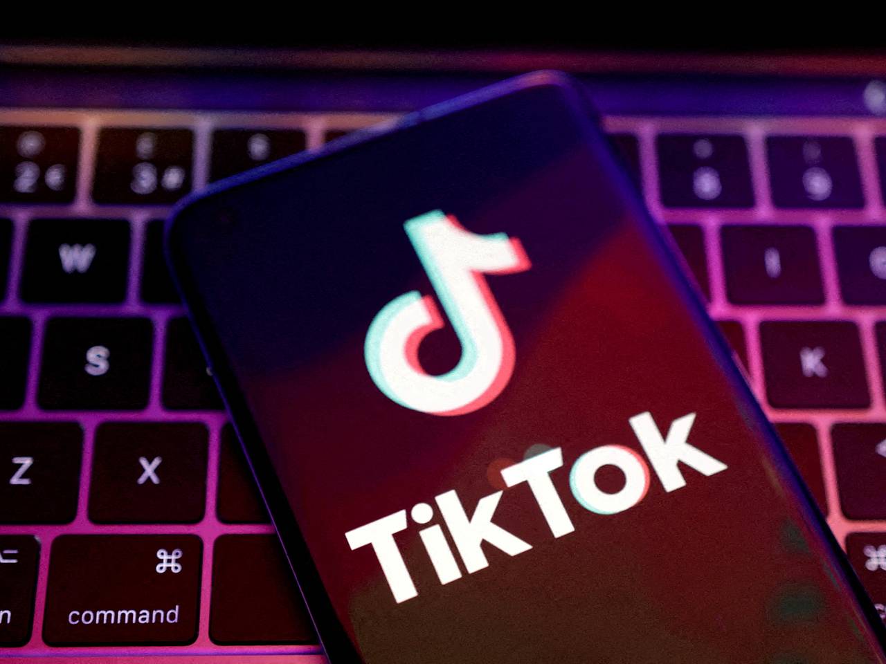 TikTok снова оказался частично заблокирован в России: Coцсети: Интернет и  СМИ: Lenta.ru