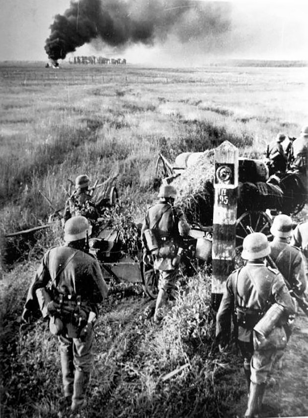 Германские войска вторгаются на территорию СССР, июнь 1941 года