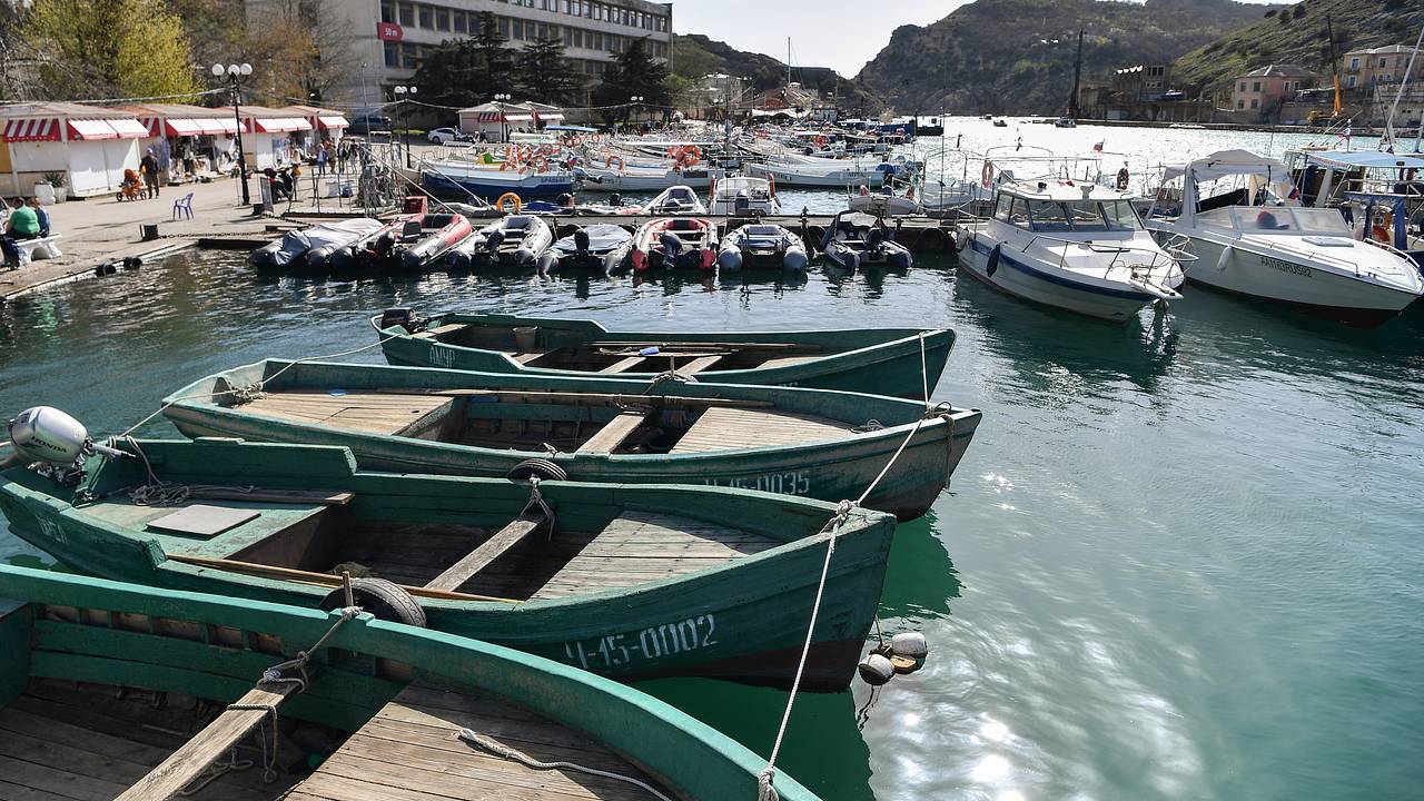 Российские срочники вышли на весельной лодке в море в Крыму и пропали:  Общество: Россия: Lenta.ru