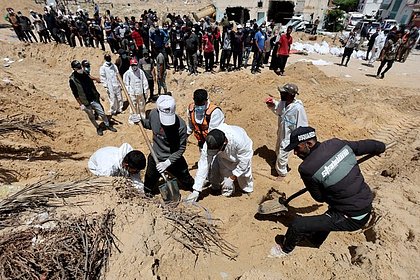 Алжир запросил заседание Совбеза ООН по массовым захоронениям в Газе. Что может грозить Израилю?