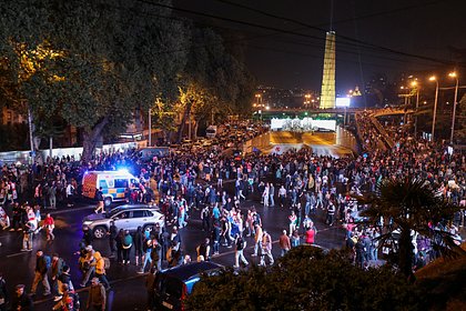 Число протестующих в Тбилиси резко возросло