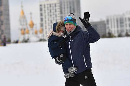 The Olympic medalist asked a question to the Russians gathered for the 2026 Games
