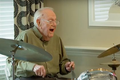 100-летний барабанщик раскрыл секрет долголетия
