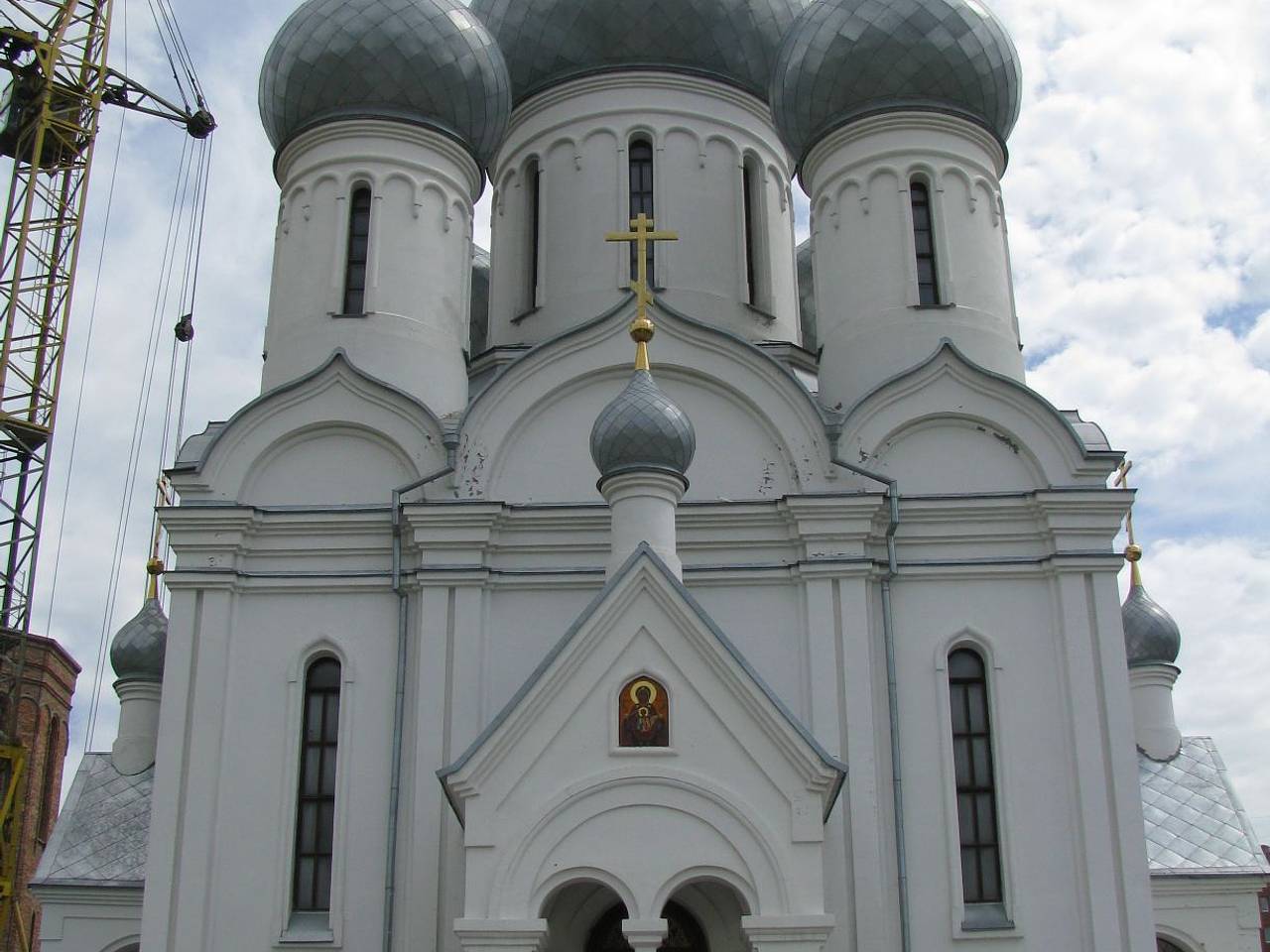 ВИДЕО ⟩ В Дагестане напали на православные храмы и синагоги. Что известно