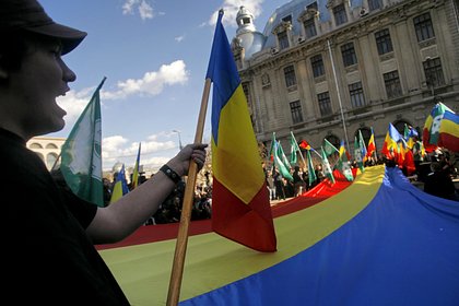 Замгенсека НАТО из Румынии обвинил в некомпетентности политиков в своей стране