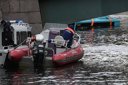 Пассажир упавшего в реку в Петербурге автобуса раскрыл подробности произошедшего