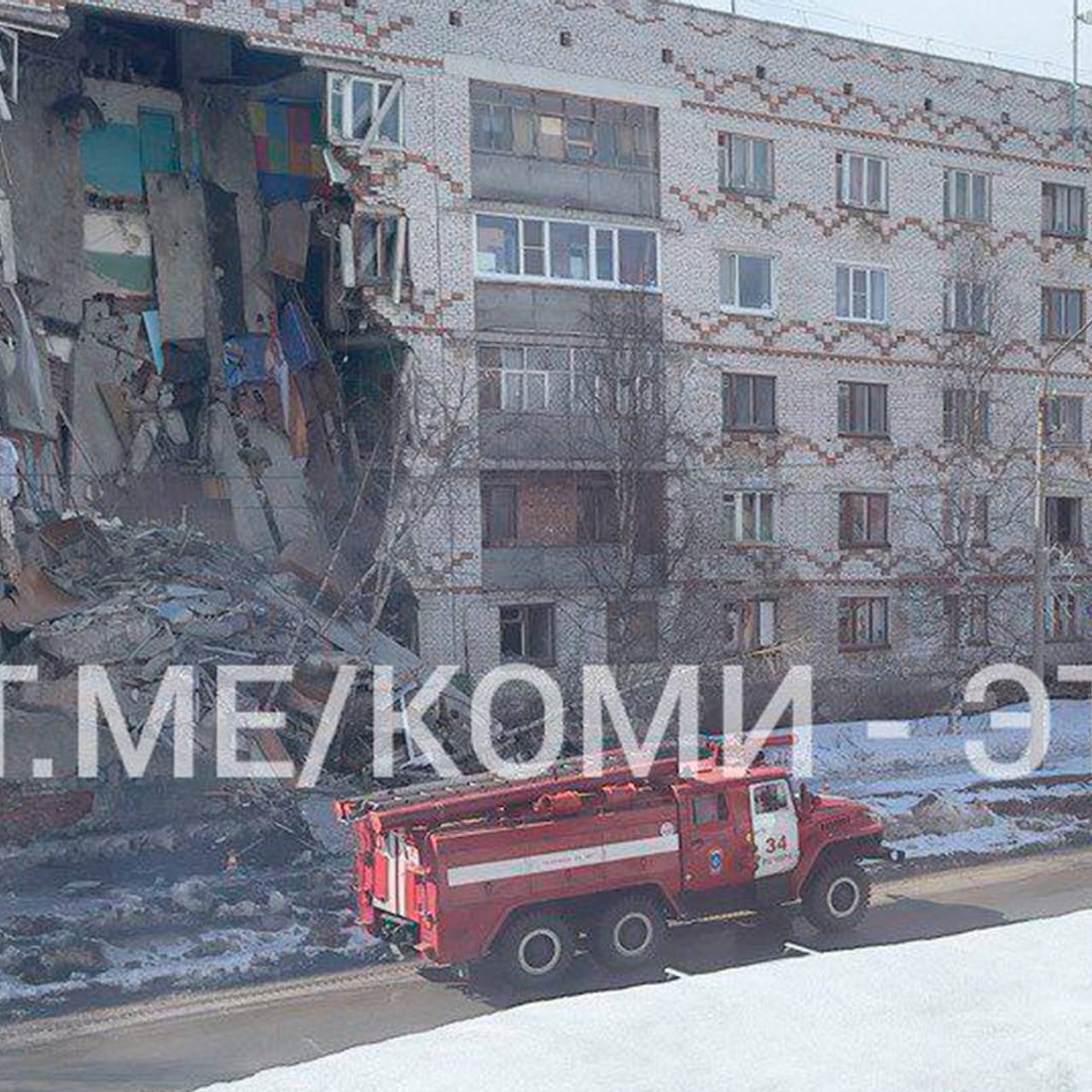 Под Пензой перекрытие многоквартирного дома рухнуло при ремонте кровли |  Россия