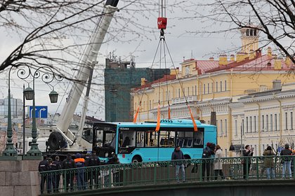 Уроженцев Дагестана наградят за спасение людей из упавшего в реку автобуса
