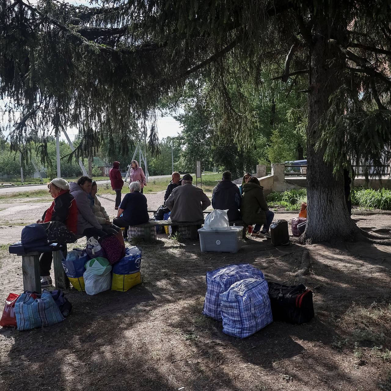 Из населенных пунктов Харьковской области эвакуировали сотни жителей. Что  на Украине говорят о наступлении России?: Украина: Бывший СССР: Lenta.ru