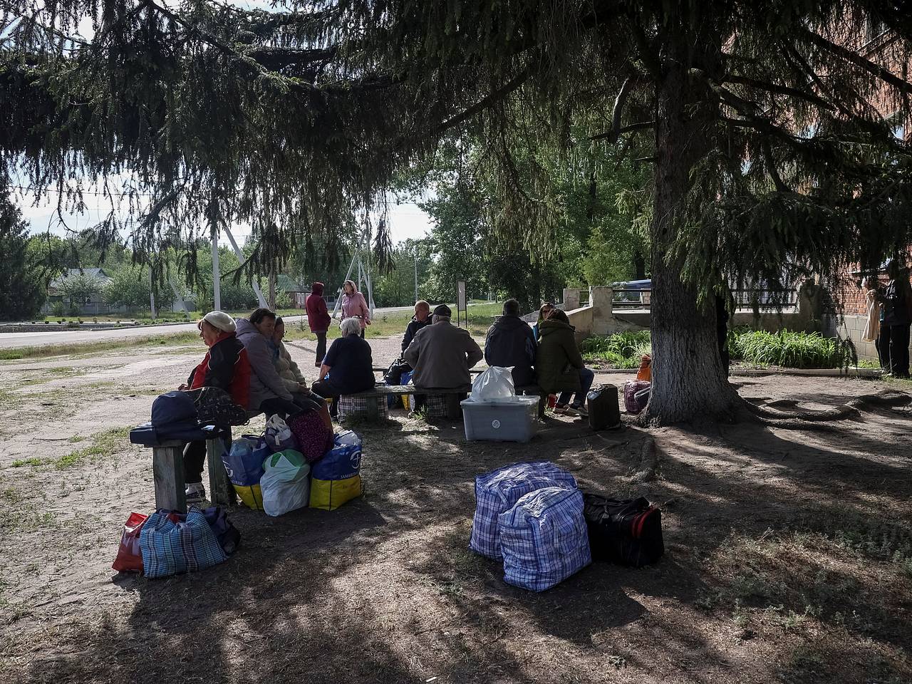 Из населенных пунктов Харьковской области эвакуировали сотни жителей. Что  на Украине говорят о наступлении России?: Украина: Бывший СССР: Lenta.ru