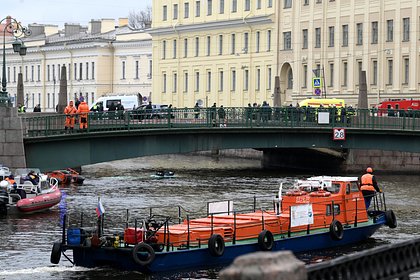 Водителю утонувшего в Петербурге автобуса предъявили обвинение