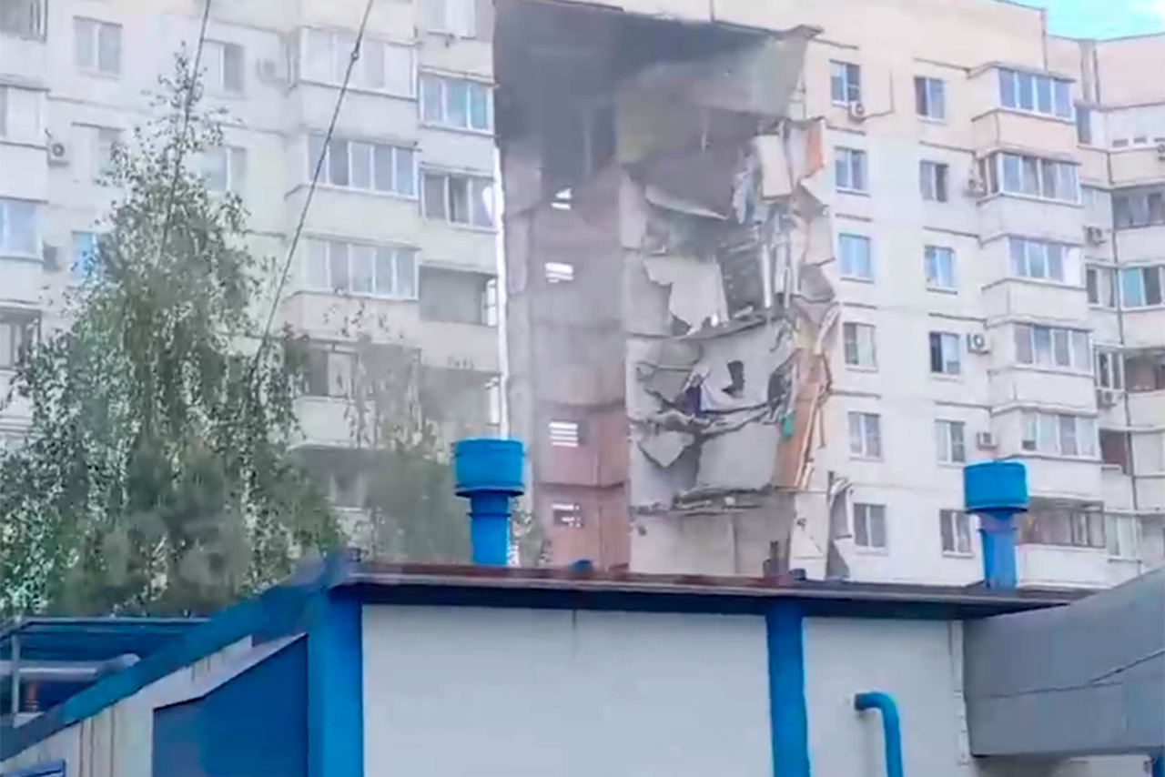 Обвалился дом. Обрушение подъезда в нижнем тагиле. Обрушение подъезда в нижнем тагиле. Обрушение подъезда в нижнем тагиле. Обвалился дом.