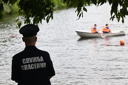 Российский подросток вылетел из авто в реку после аварии и пропал