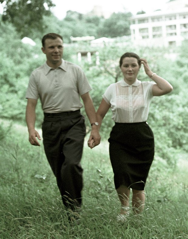  Юрий Гагарин с женой Валентиной на отдыхе в Сочи
