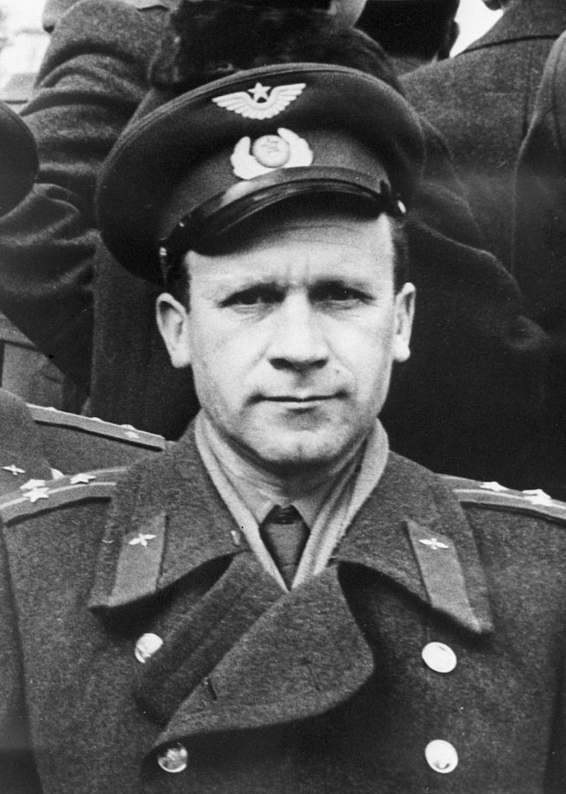 Военный летчик, инженер-полковник, Герой Советского Союза Владимир Серегин