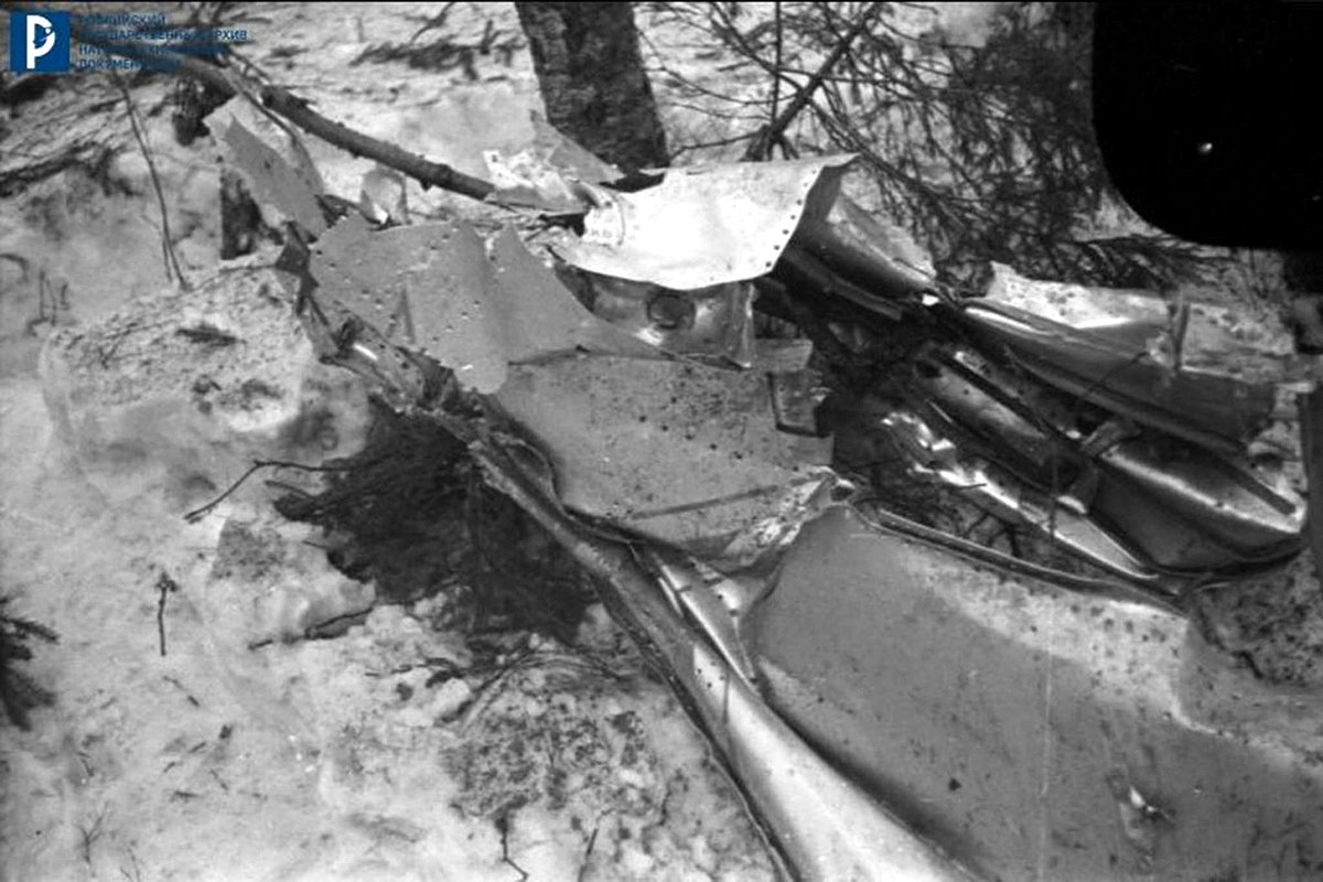 Фрагмент фюзеляжа МиГ-15УТИ на месте авиакатастрофы, 28 марта 1968 года