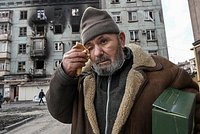 «У нас не было ни одежды, ни продуктов, ни денег» Миллионы украинцев переехали в Россию. Как они начинают жизнь с нуля?