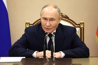 Путин потребовал не допустить перехода экономики России на военные рельсы